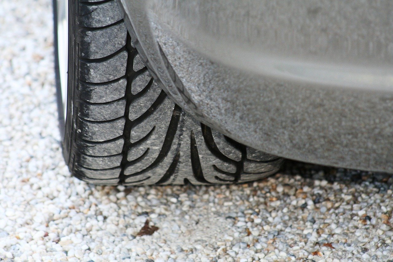 Rouler pneu crevé Attention ! Voici ce qui vous attendra