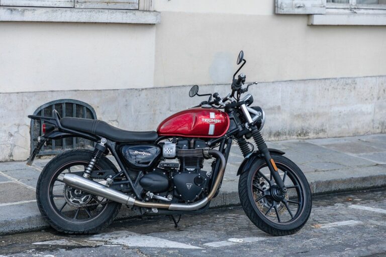Découvrez pourquoi se former au deux-roues révolutionne votre conduite auto